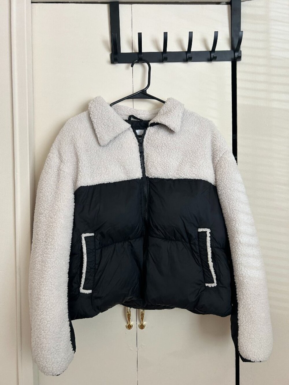 Hurley -- girls 'Chelsea' white/ black sherpa/ nylon puffer coat